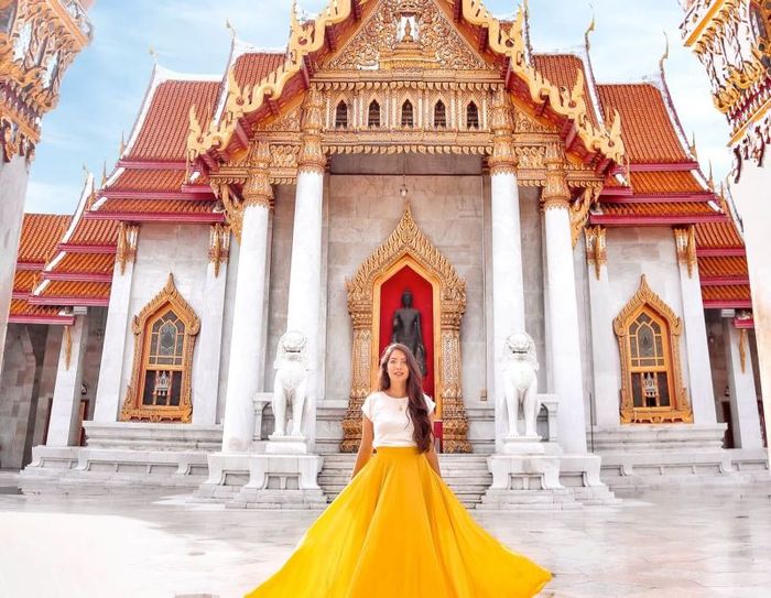 Wat Benchamabophit, ngôi chùa được dát từ đá cẩm thạch Ý, lộng lẫy tại Bangkok