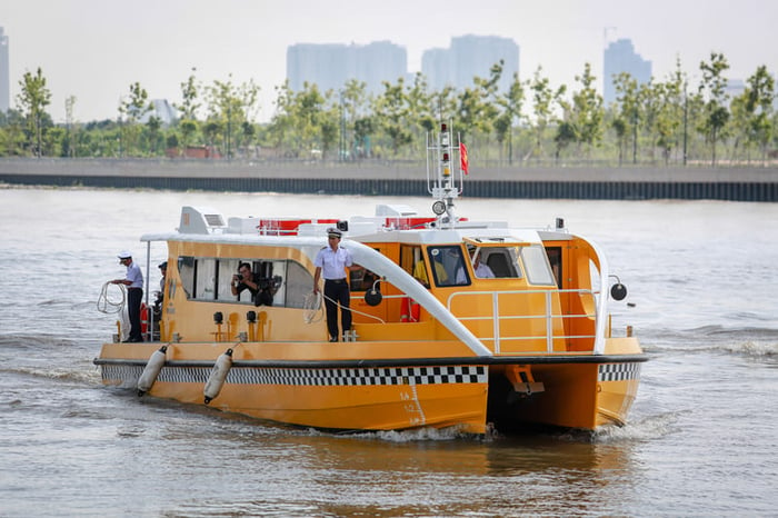 Hãy cùng Water Bus Sài Gòn khám phá hành trình trên dòng sông đầy ấn tượng.