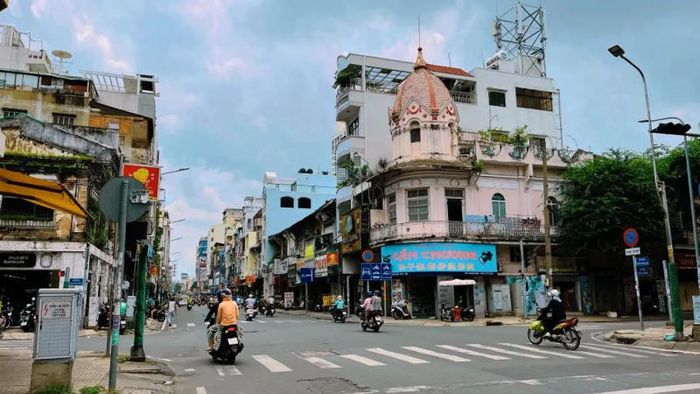 Tham quan chợ Phùng Hưng, một địa điểm lịch sử đã tồn tại gần trăm năm ở Sài Gòn