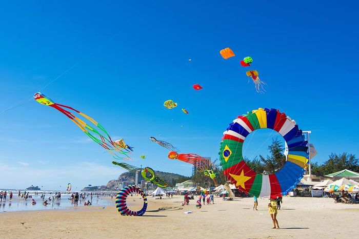 Khám phá điểm đến nổi tiếng của Vũng Tàu: Khu du lịch Biển Đông 8