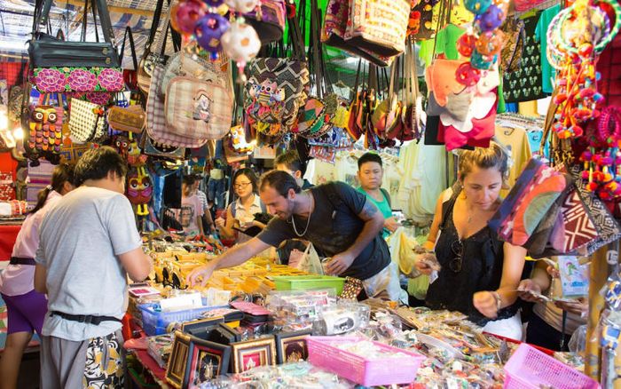Đánh giá về sự sầm uất và nhộn nhịp của chợ Pratunam - trung tâm mua sắm số một Bangkok
