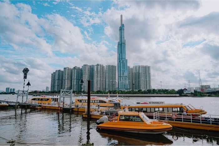 Hãy cùng Water Bus Sài Gòn thưởng ngoạn hành trình trên dòng sông đầy ấn tượng.