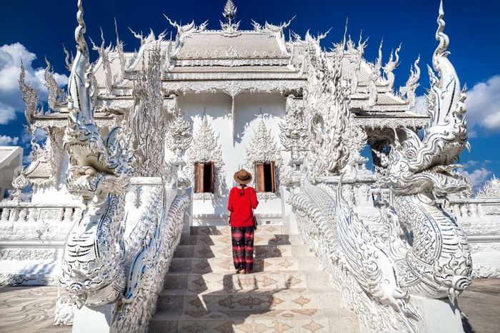 Wat Rong Khun, ngôi chùa trắng độc đáo với vẻ đẹp tuyệt vời giữa vùng đất Thái