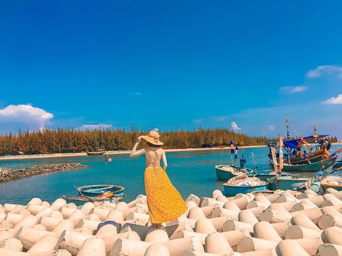 Yên bình ở làng chài Lộc An Vũng Tàu giữa sự sôi động của thành thị