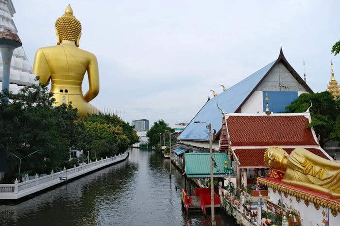 Wat Paknam Bhasicharoen - Một điểm đến ấn tượng giữa trái tim của Bangkok, Thái Lan 3