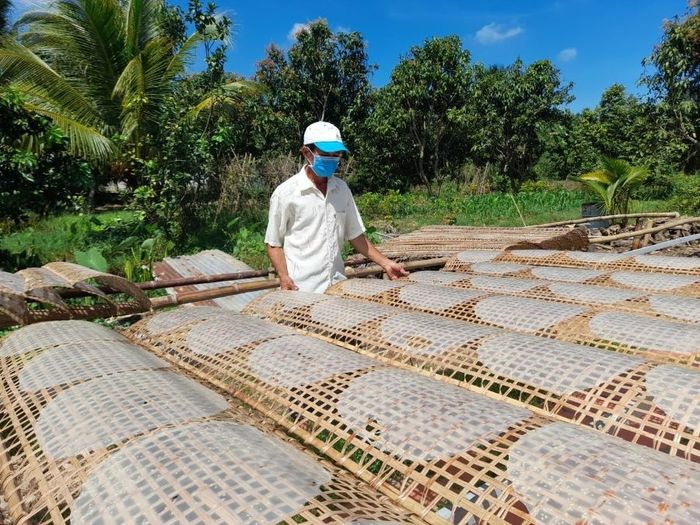 Làng nghề bánh tráng Cù Lao Mây có lịch sử phong phú kéo dài gần một thế kỷ