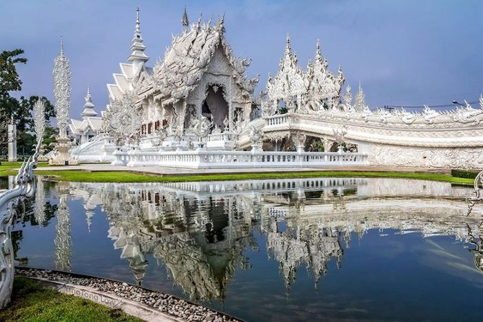 Wat Rong Khun, ngôi chùa trắng với hình dáng độc đáo giữa vùng đất Thái