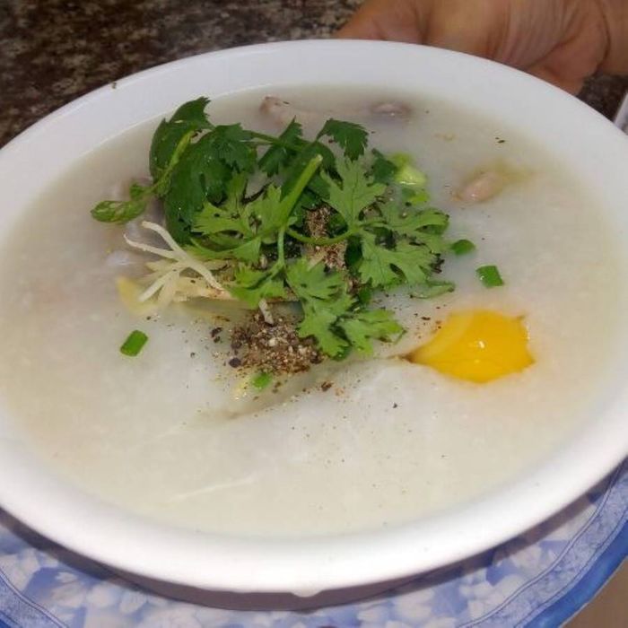 Tiệm Ăn Đồng Khánh Vĩnh Long, phục vụ các món điểm tâm sáng và cơm phần 5