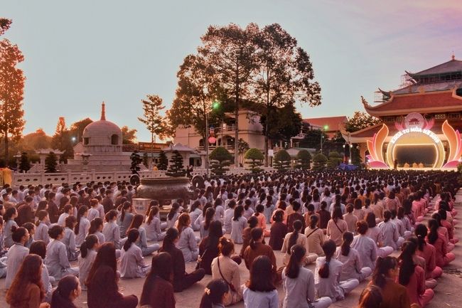 Chùa Hoằng Pháp - Nơi linh thiêng gắn bó với tâm hồn Sài Gòn 10