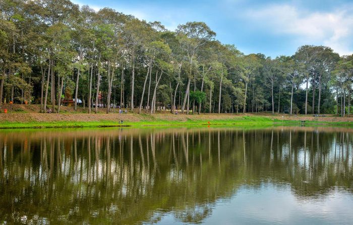 Ao Bà Om hấp dẫn với những bí ẩn và vẻ đẹp quyến rũ