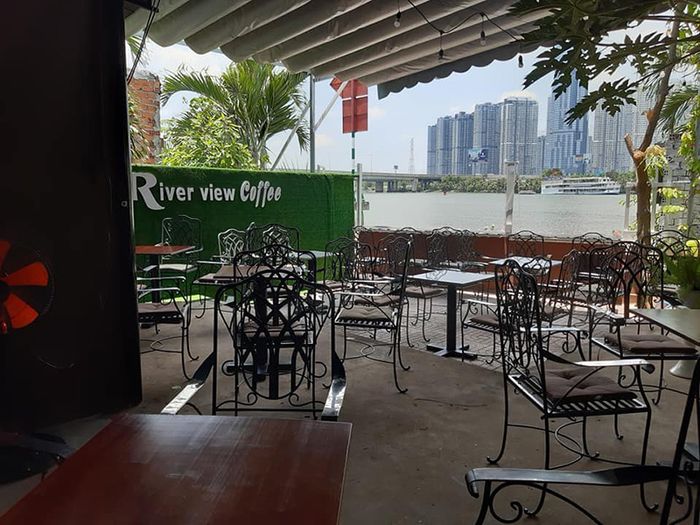 Top 9 quán cafe bờ sông có view đẹp nhất Sài Gòn (phần 8)