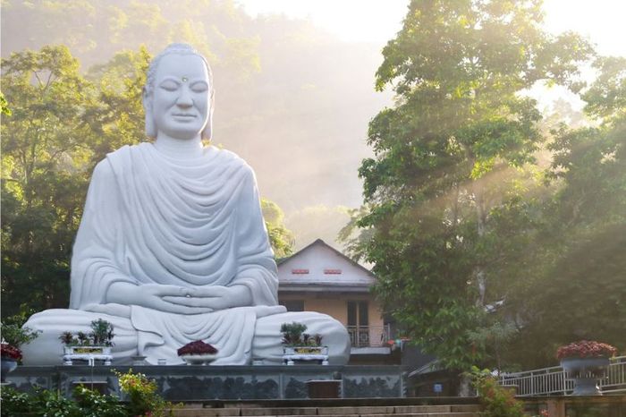 Thiền Tôn Phật Quang, ngôi chùa an tịnh nằm ở lưng chừng núi Dinh 8