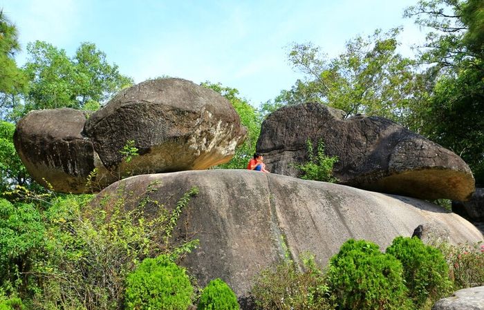 Hòn Trống Mái ở Sầm Sơn, một địa danh liên quan đến lễ hội tình yêu