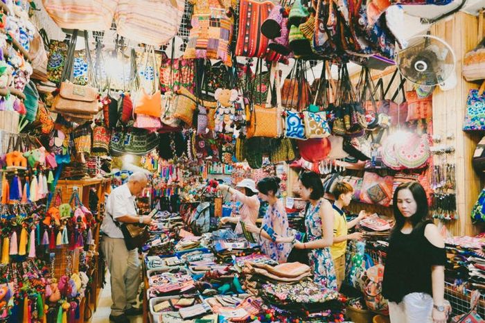 Đánh giá về sự sầm uất và nhộn nhịp của chợ Pratunam - số một tại Bangkok