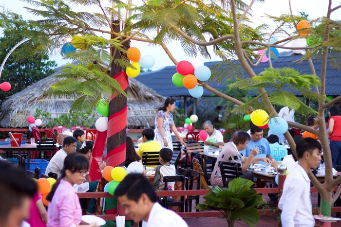 Trở về với không gian quê sông nước tại nhà hàng Sông Rạch Hào 10