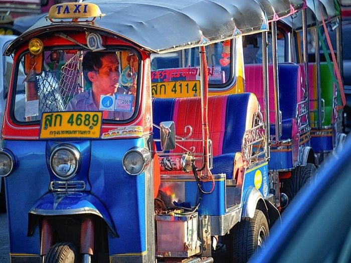 Tuktuk: Sắc màu trên đường phố Thái Lan