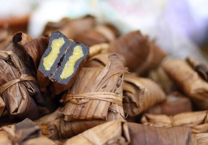 Bánh gai Tứ Trụ - Đặc sản tiến vua nổi tiếng