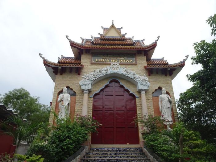 Chùa Hộ Pháp Vũng Tàu - nơi linh thiêng nhất thành phố biển