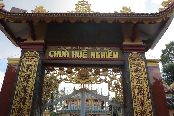 Chùa Huế Nghiêm, nơi yên bình tọa lạc ở trung tâm Sài Gòn