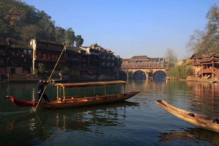 Phượng Hoàng Cổ Trấn là nơi phản ánh sâu sắc văn hóa Trung Hoa cổ đại