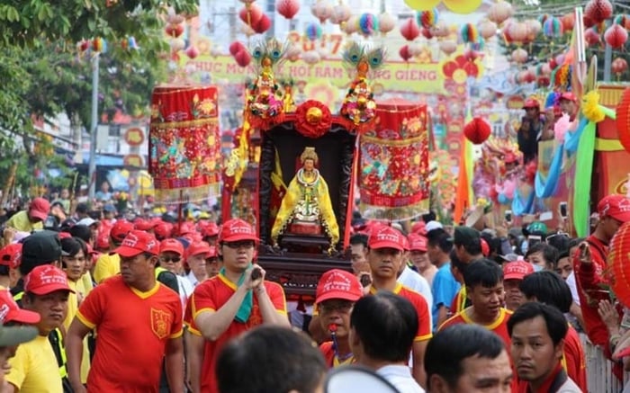 Chùa Bà Thiên Hậu, một địa điểm linh thiêng nằm giữa lòng quận 5.