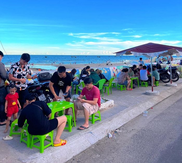 Ghé bờ kè Phước Hải để nghe tiếng sóng biển Vũng Tàu xô bờ 8