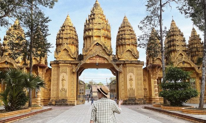 Khám phá vẻ đẹp của chùa Vàm Ray, ngôi chùa Khmer dát vàng lớn nhất đất Tây Nam Bộ 5