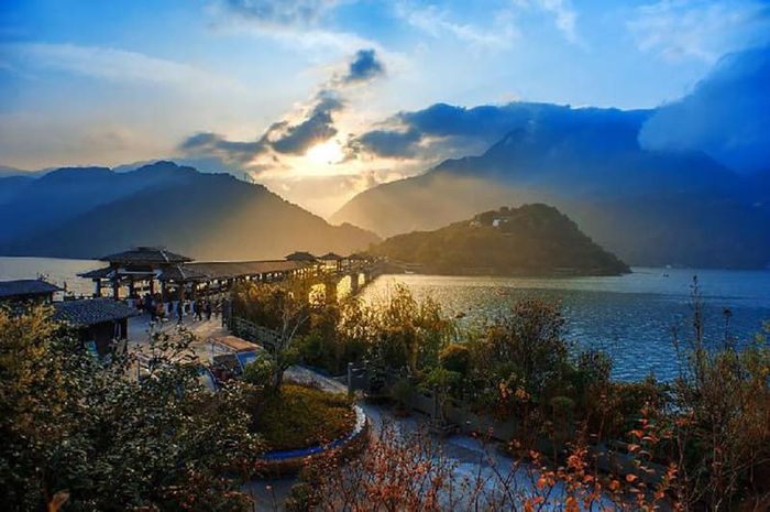 Trùng Khánh, 'thành phố sương mù', với hệ thống giao thông hàng đầu thế giới.