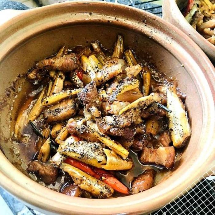 Tiệm Ăn Đồng Khánh Vĩnh Long, phục vụ các món điểm tâm sáng và cơm phần 6