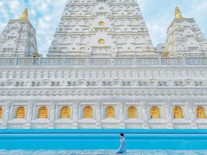 Khu vực thiền viện Trúc Lâm Chánh Giác mang đến không gian yên bình, với kiến trúc độc đáo và đẹp mắt.