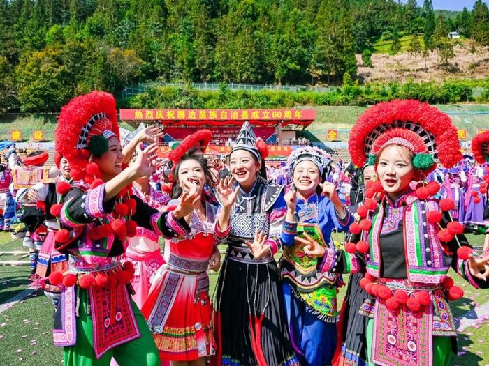 Khám phá thị trấn cổ Bình Biên ở Trung Quốc gần biên giới Việt Nam 3