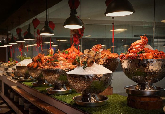 Top 10 nhà hàng buffet hải sản thơm ngon nổi tiếng, giá cả phải chăng 2