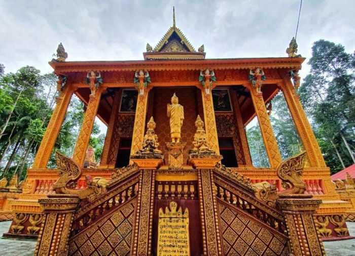 Khám phá vẻ độc đáo của Chùa Phù Ly với kiến trúc đặc trưng của người Khmer