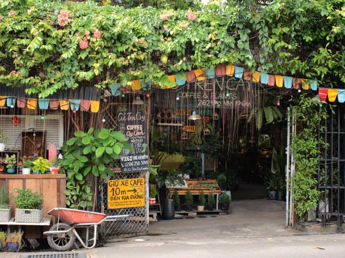 Cú Trên Cây Coffee, quán cà phê mang phong cách không gian xanh độc đáo 2