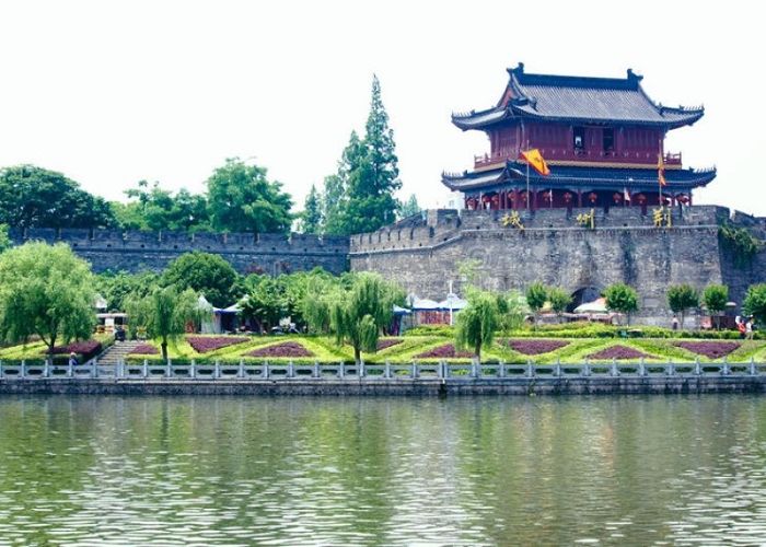 Hồ Bắc, Trung Quốc, là nơi mà văn hóa sâu sắc với dòng sông Dương Tử chảy qua.