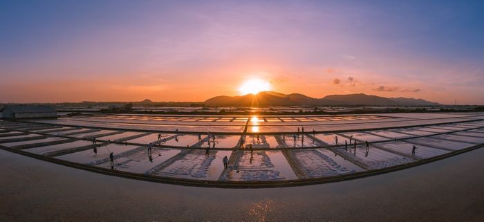 Ruộng muối Long Điền – Nơi giữ gìn nghề làm muối truyền thống qua nhiều năm