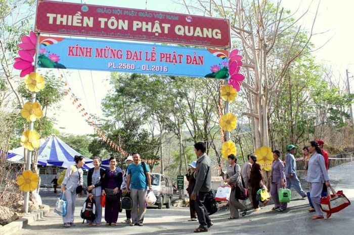 Chùa Thiền Tôn Phật Quang, nơi yên bình trên núi Dinh 2
