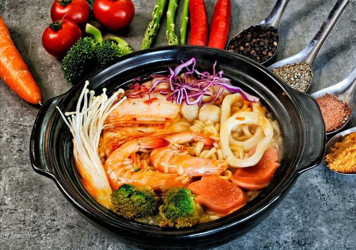 Top 7 nhà hàng mì cay tại Vĩnh Long với chất lượng và giá cả phải chăng