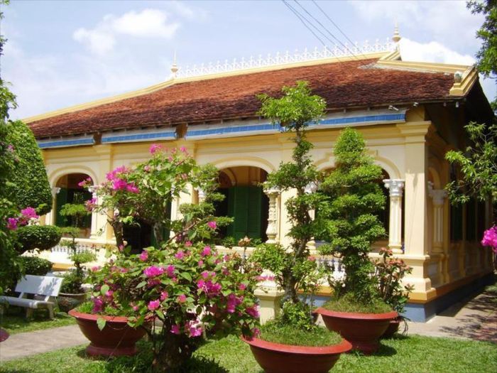 Trầm ngâm trước vẻ đẹp kiến trúc độc đáo của Nhà cổ Ba Đức Tiền Giang 2