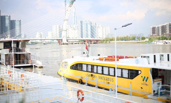 Hãy cùng Water Bus Sài Gòn trải nghiệm hành trình trên dòng sông đầy ấn tượng.