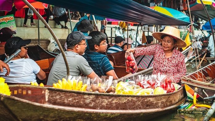 Chợ nổi Pattaya mang đậm văn hóa bản địa Thái Lan trong không gian mua sắm