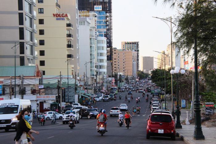 Phố đi bộ Vũng Tàu – Điểm đến vui chơi sôi động vào ban đêm tại thành phố biển