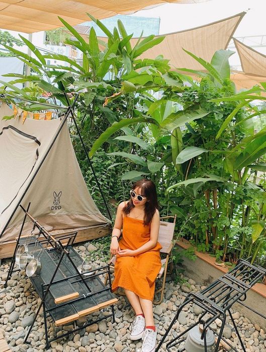 Tham gia tiệc tùng độc đáo trong túp lều camping tại SQUARE 39