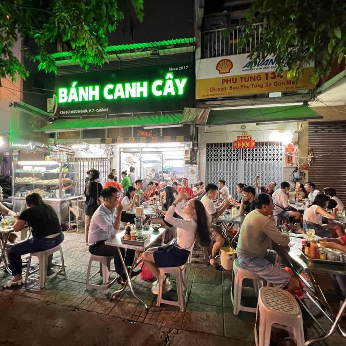 Top 8 quán bánh canh giò heo ngon nổi tiếng tại Sài Gòn 6