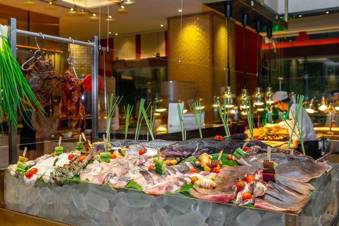 Top 10 nhà hàng buffet hải sản thơm ngon nổi tiếng, giá cả phải chăng 8