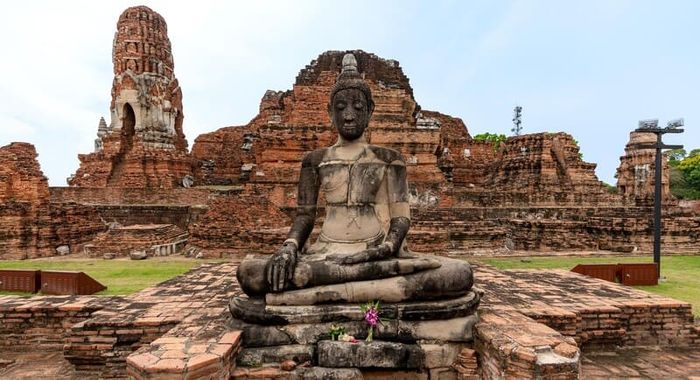 Khám phá lịch sử của Wat Mahathat tại Ayutthaya 2