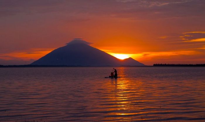 Ngắm hoàng hôn tại hồ Dầu Tiếng Tây Ninh, đẹp đến nao lòng người 6