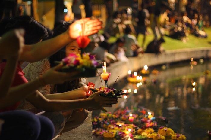 Lễ hội Loy Krathong, đêm lấp lánh bên dòng sông yên bình 4