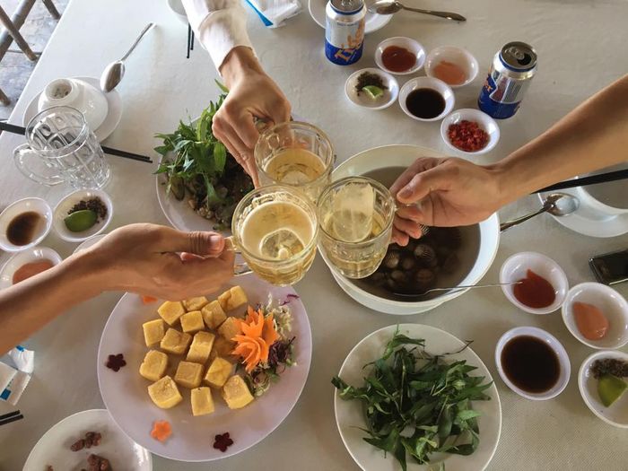 Trở về với không gian quê sông nước tại nhà hàng Sông Rạch Hào 11