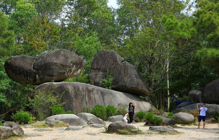 Hòn Trống Mái ở Sầm Sơn, địa danh liên quan đến lễ hội tình yêu 4